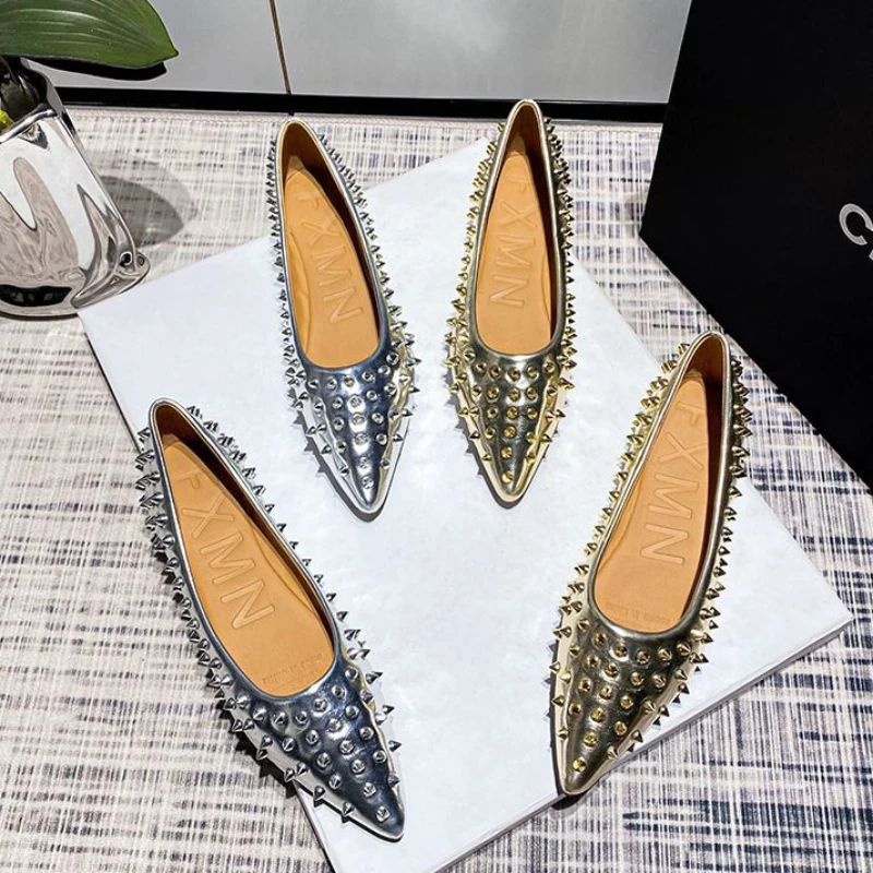 2024 New High-end Luxury Shallow Mouth Pointed Flat Shoes Fashion Rivets Design Large Size Soft Sole Casual Women's Shoes 41-43