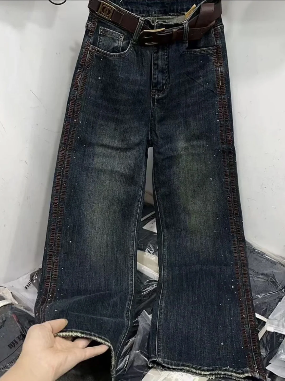 

Модные джинсы с высокой талией и прямыми штанинами, украшенные стразами, повседневные, однотонные, для женщин, осень 2025