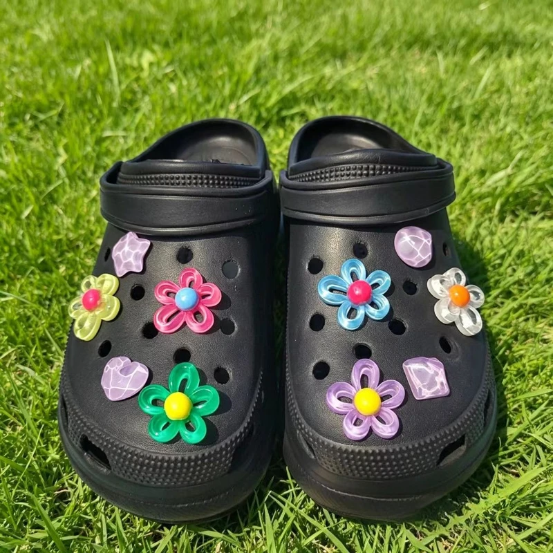 Hot Sales Fashion Shoe Charm for Ice Transparent Hollow Flower Clogs Shoe Buckle Cute Shoe Accessories Decoration for Girls Gift