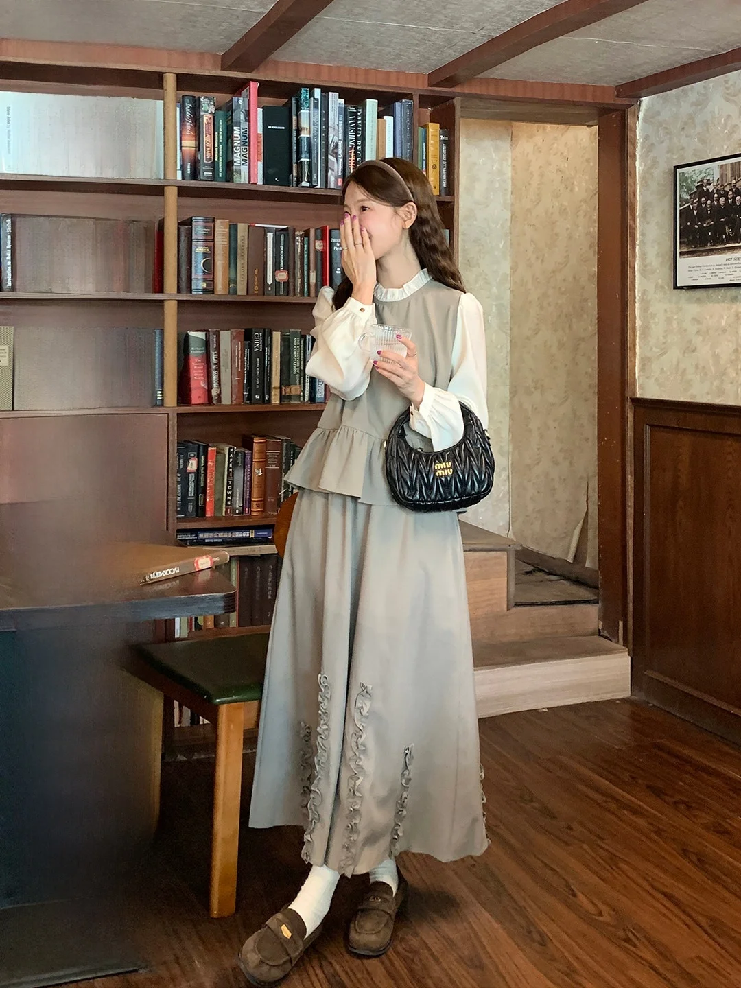 

Комплект из кружевной блузки с воротником и юбки с высокой талией, женский модный костюм-двойка в корейском стиле, новинка зимы