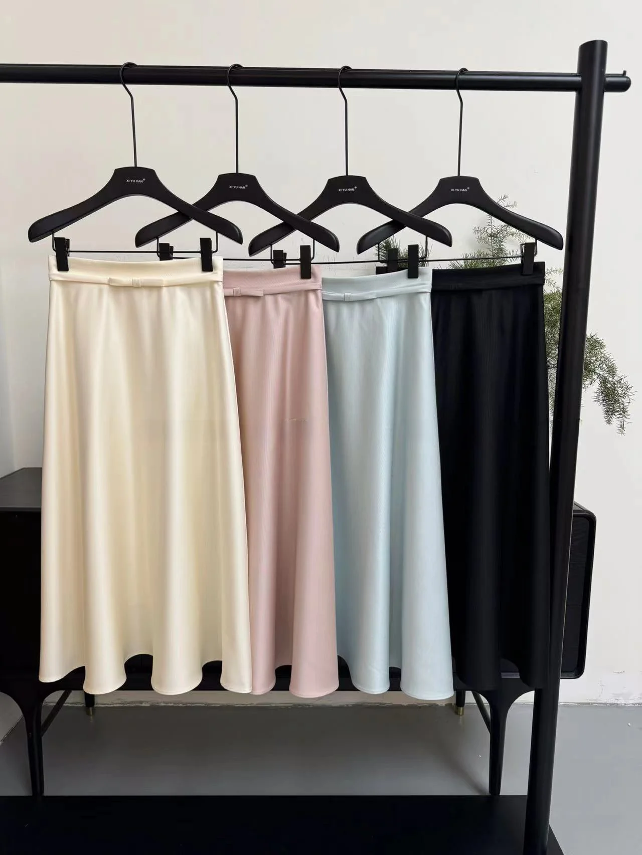 Spring 2025 High Waist Midi A-Line Skirt Women's Small Size Satin Versatile Mid-Length A-Line Skirt Commute Sle Pure Color