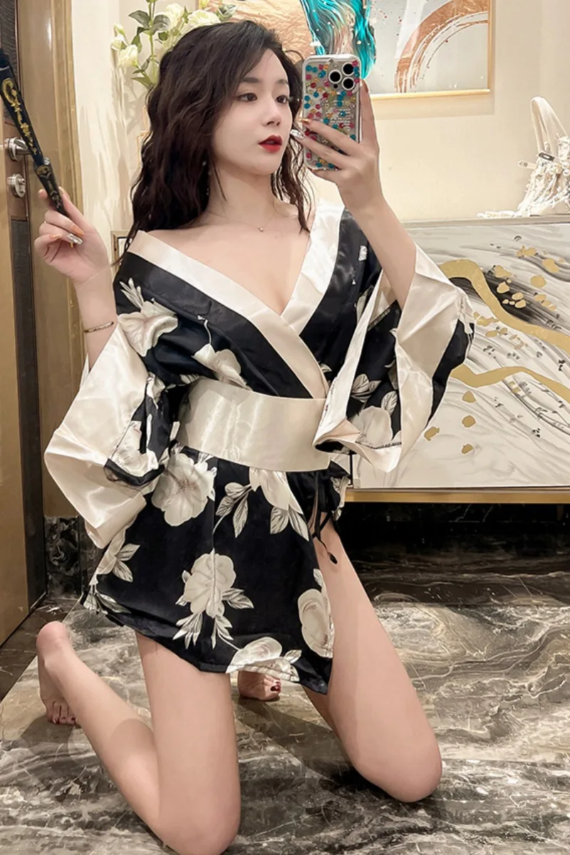 Pakaian Cosplay Seksi Kimono Jepang untuk Wanita Jubah Gaya Tradisional Piyama Kostum Yukata Sakura Sabuk Sutra Lembut Lingerie Porno