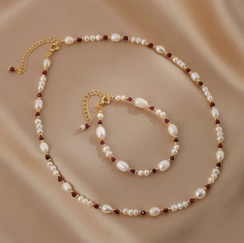 

Minar Delicate Natural Stone Garnet Rice Freshwater Pearl Beads Beaded Necklace for Women 14K Real Gold Plated Copper Chokers