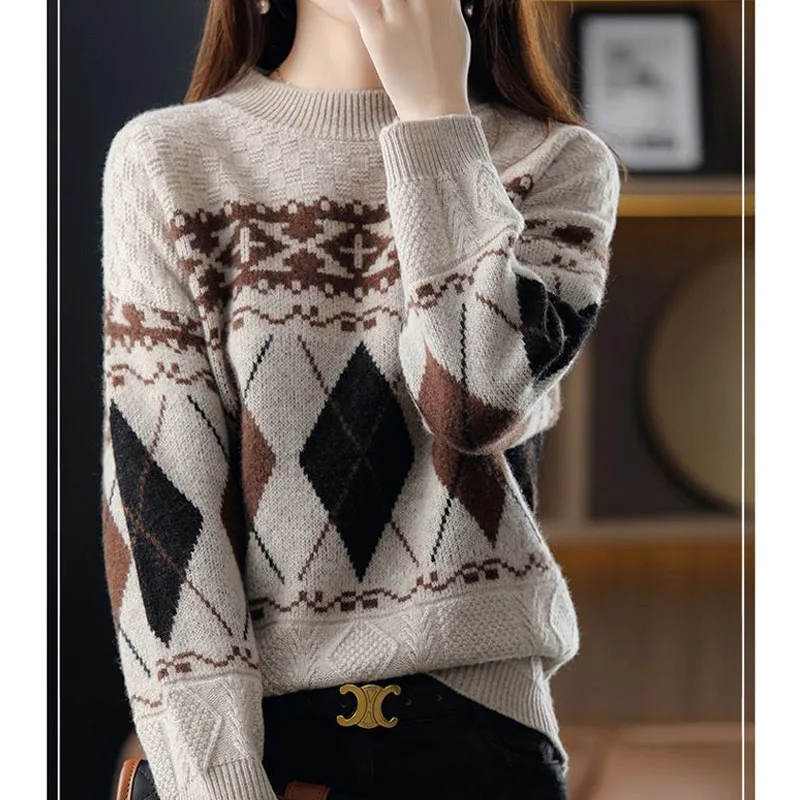 New Autumn and Winter Fashion Trend Retro Jacquard Half High Neck Loose Versatile Slim and Fashionable Women\'s Knitted Sweater