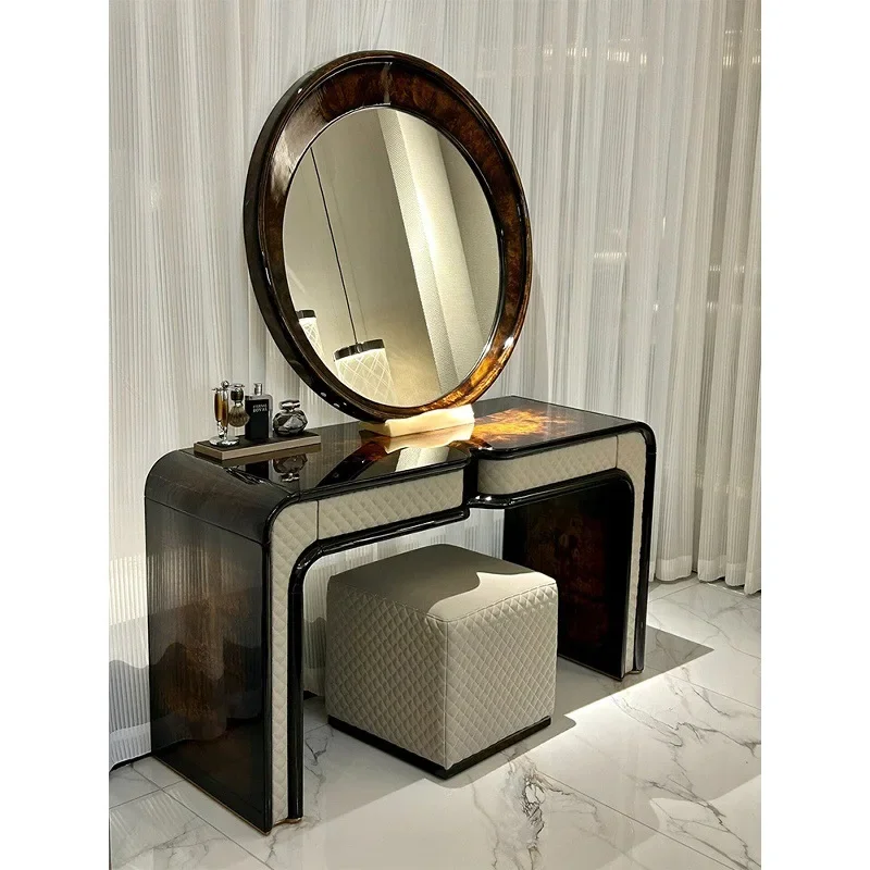 Tavolo da trucco leggero e lussuoso in legno massello