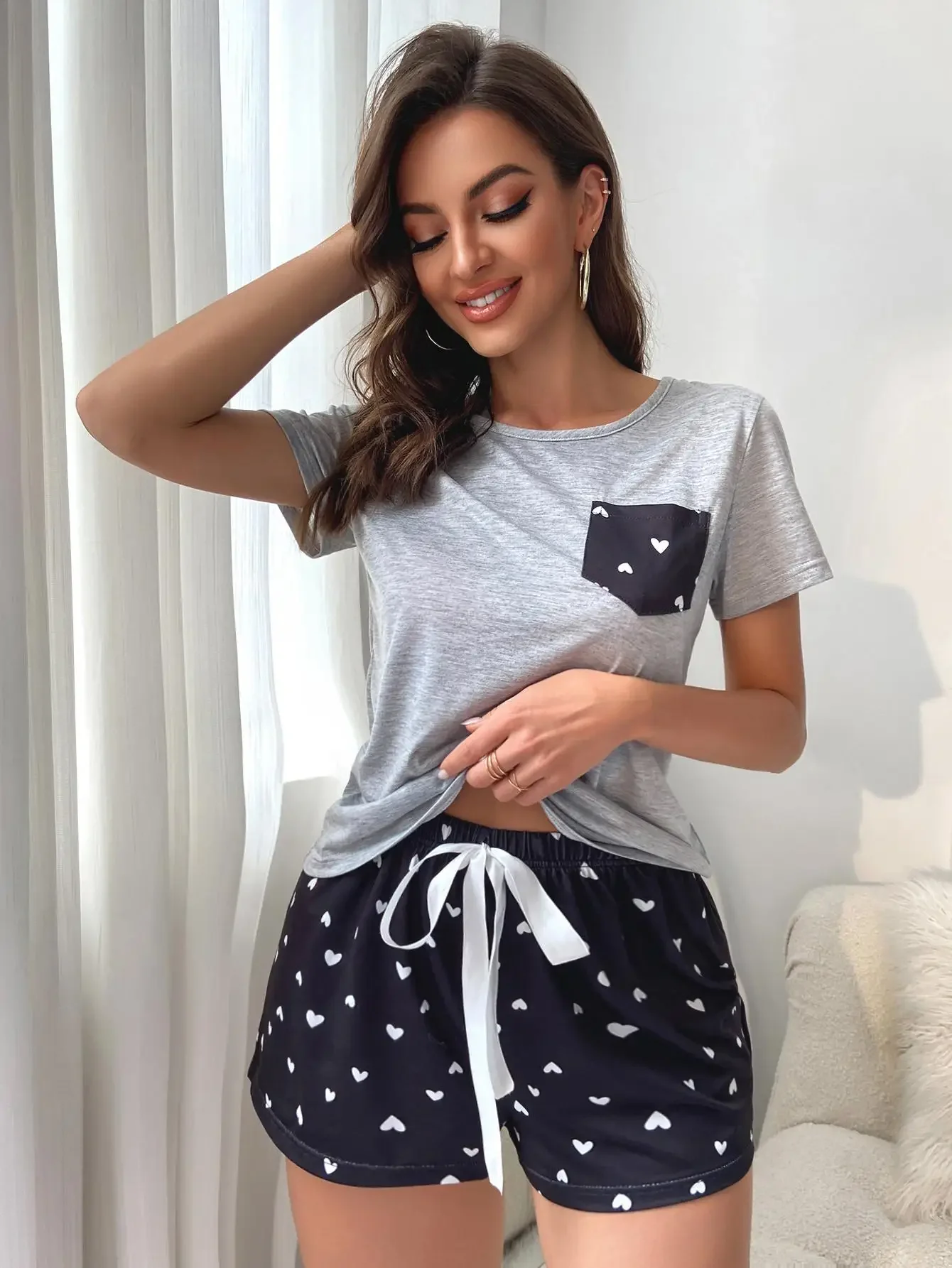 

Summer Women's Pajamas Set Screw Neck Tee & Shorts Sleepwear 2 Pieces Heart Print Nightwear Elastic Drawstring Homewear Cloth