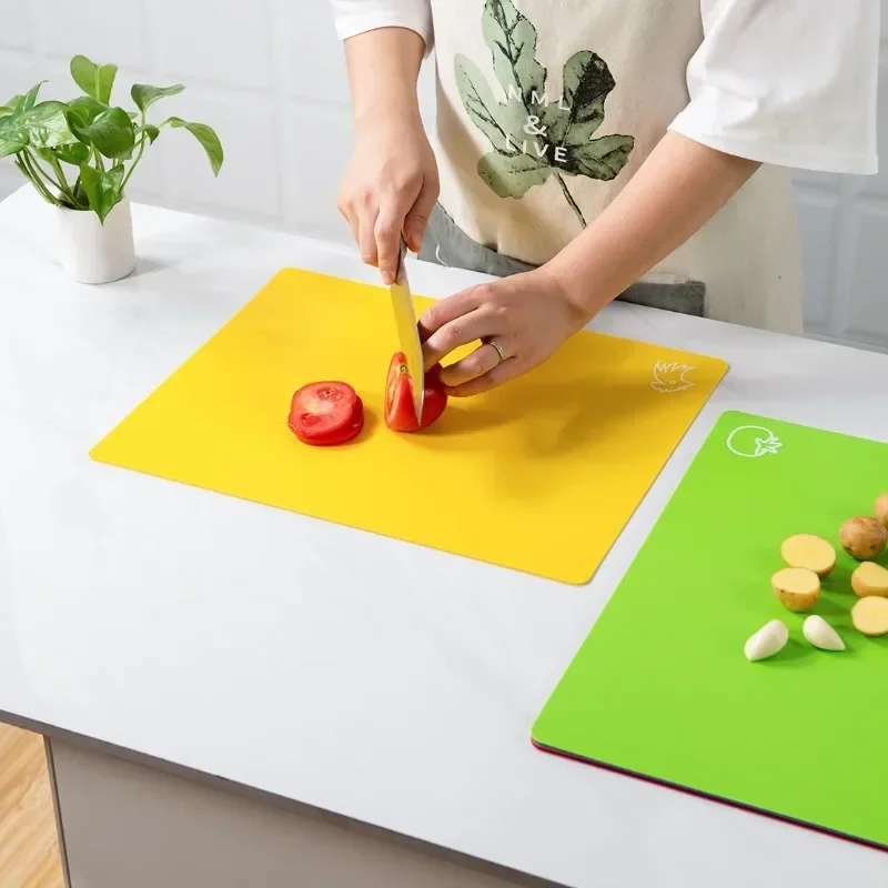 Flexible Cutting Boards, BPA Free Plastic Boards for Kitchen, Non Slip Cutting Mat for Meat and Vegetables with Food Icons