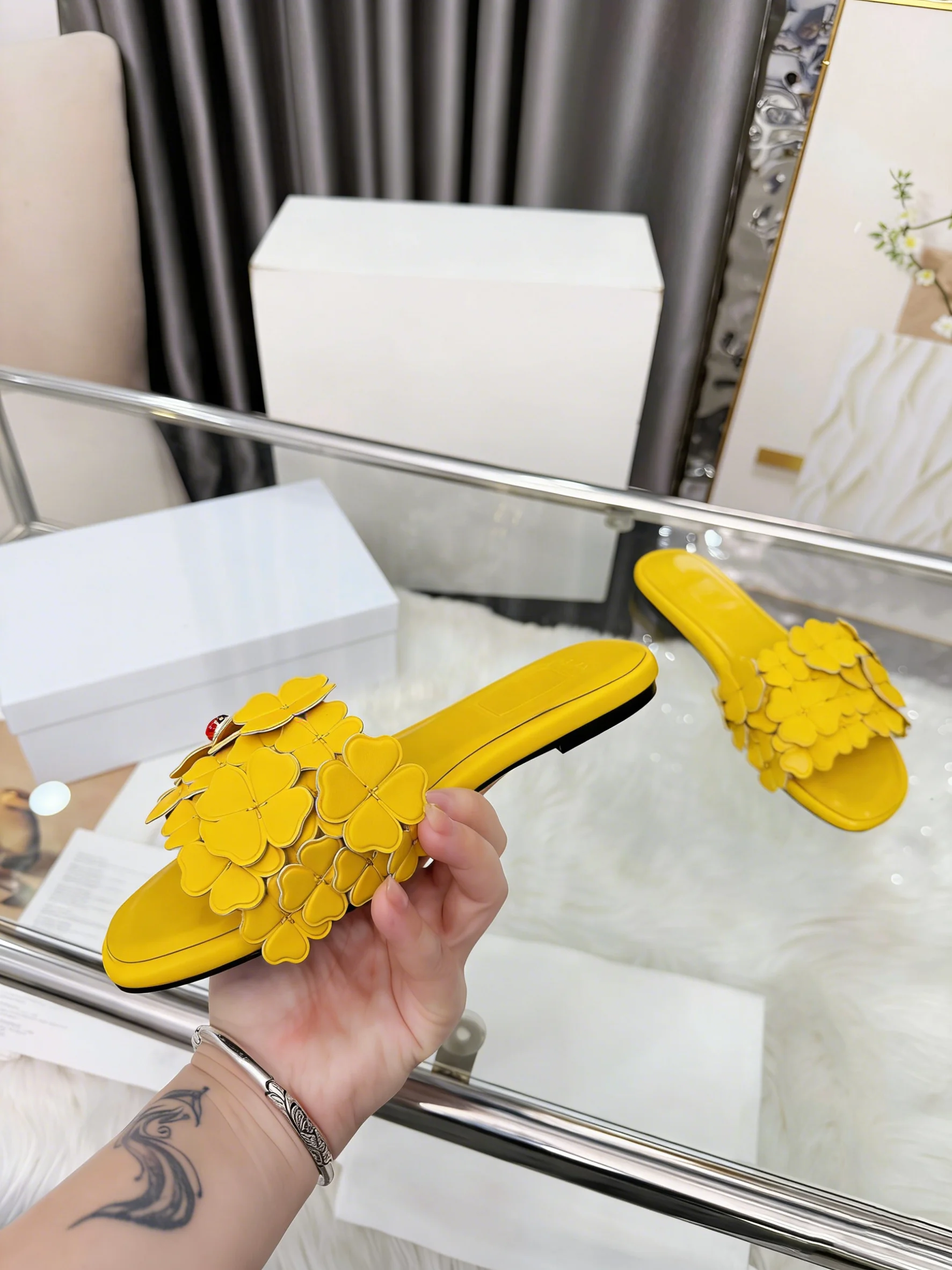 

High-Quality Fashionable New Casual Real Sheepskin Comfortable Women's Flat Shoes