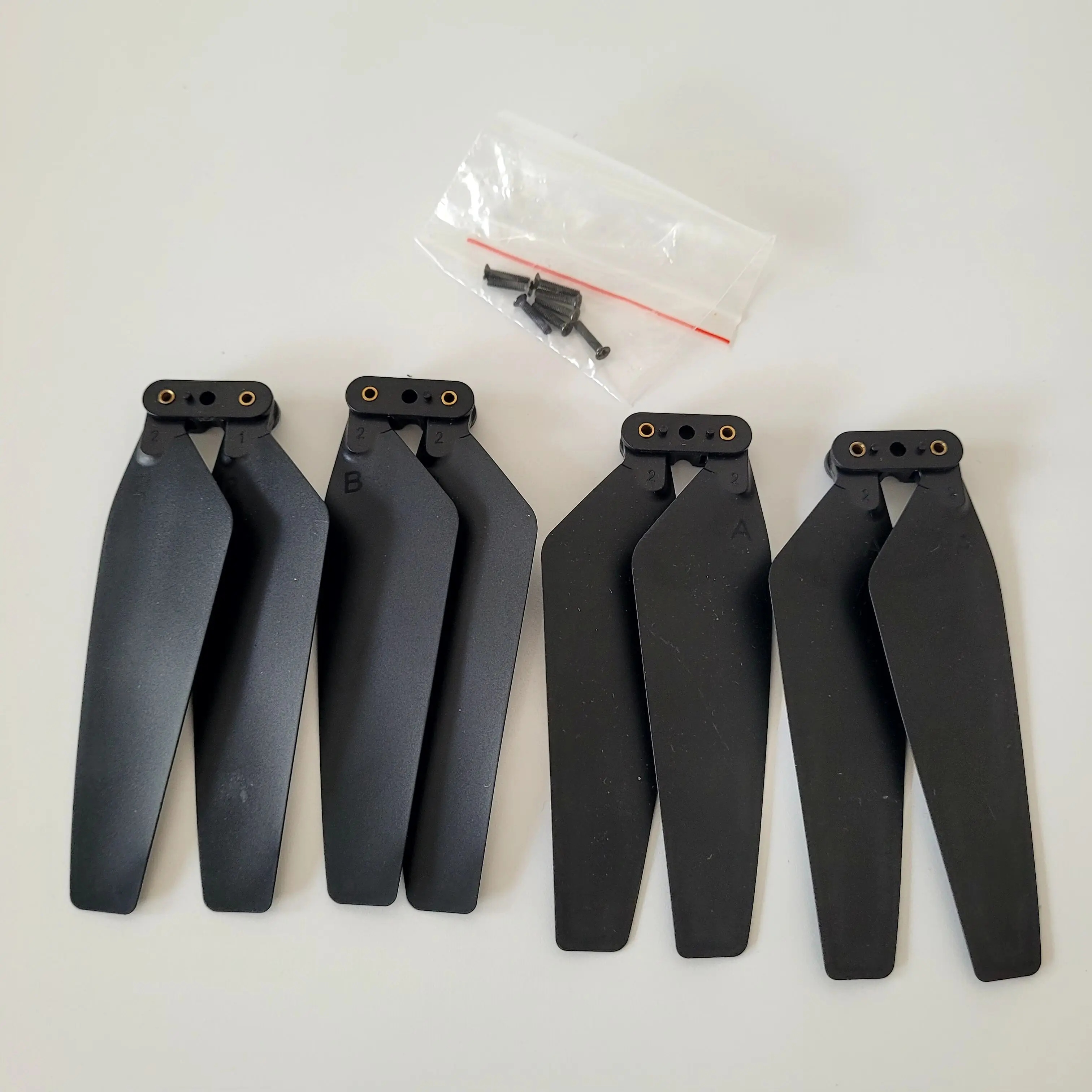 4PCS Foldable Blade Spare Part for MJX Bugs 4W B4W EX3 D88 HS550 New Version Propeller Rotor Wing Accessory