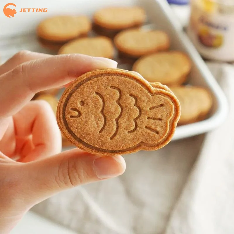 (New) Cute Fish Shaped Cookie Cutter Plastic Biscuit Mold Embossing Stamp For DIY Baking Fondant Pastry Cake Decorating Tool