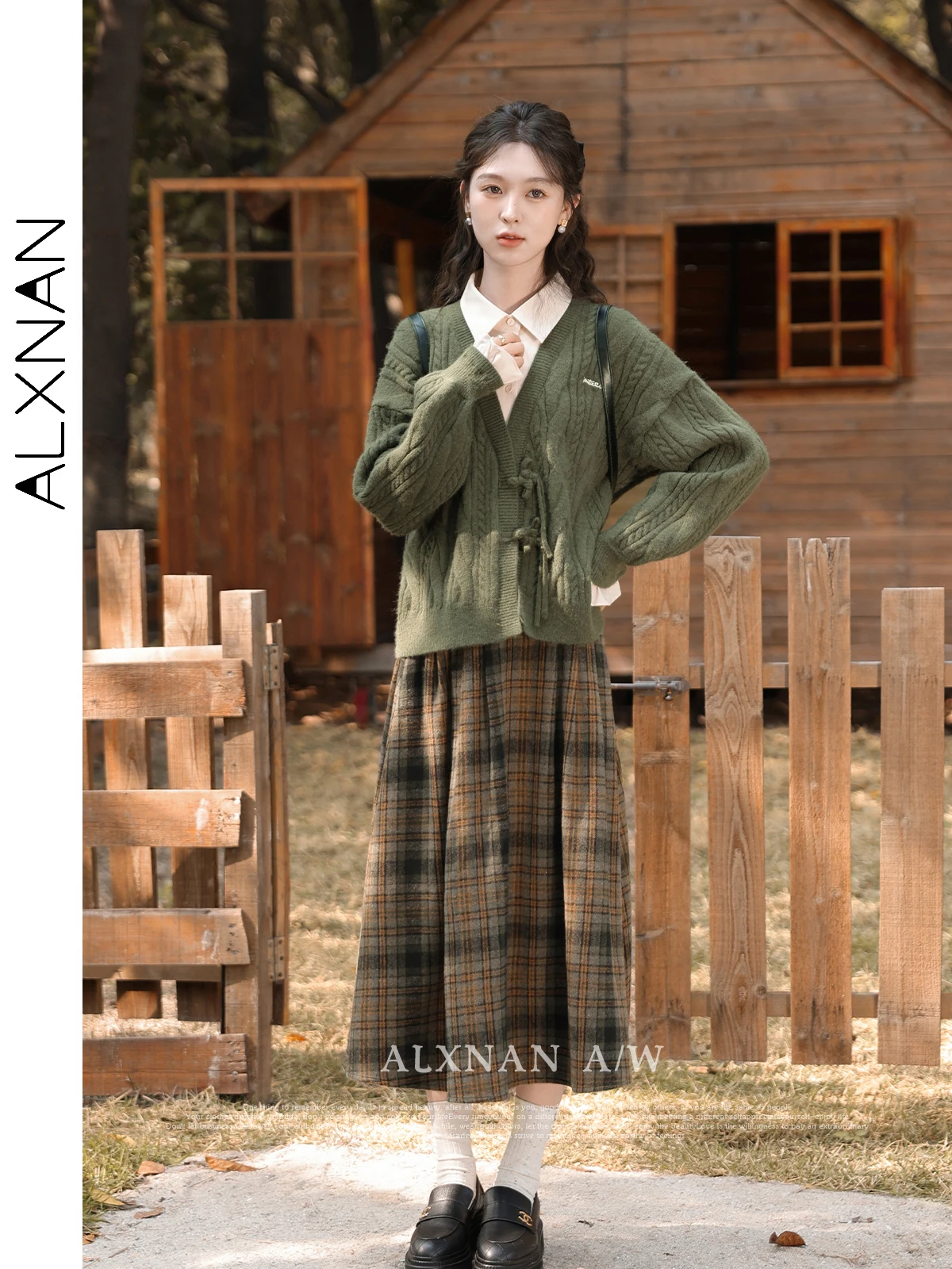 ALXNAN Women's Retro Plaid Skirts 2024 Fall Winter High Waist Slimming A-line Pleated Midi Skirt Female Sold Separately L330207