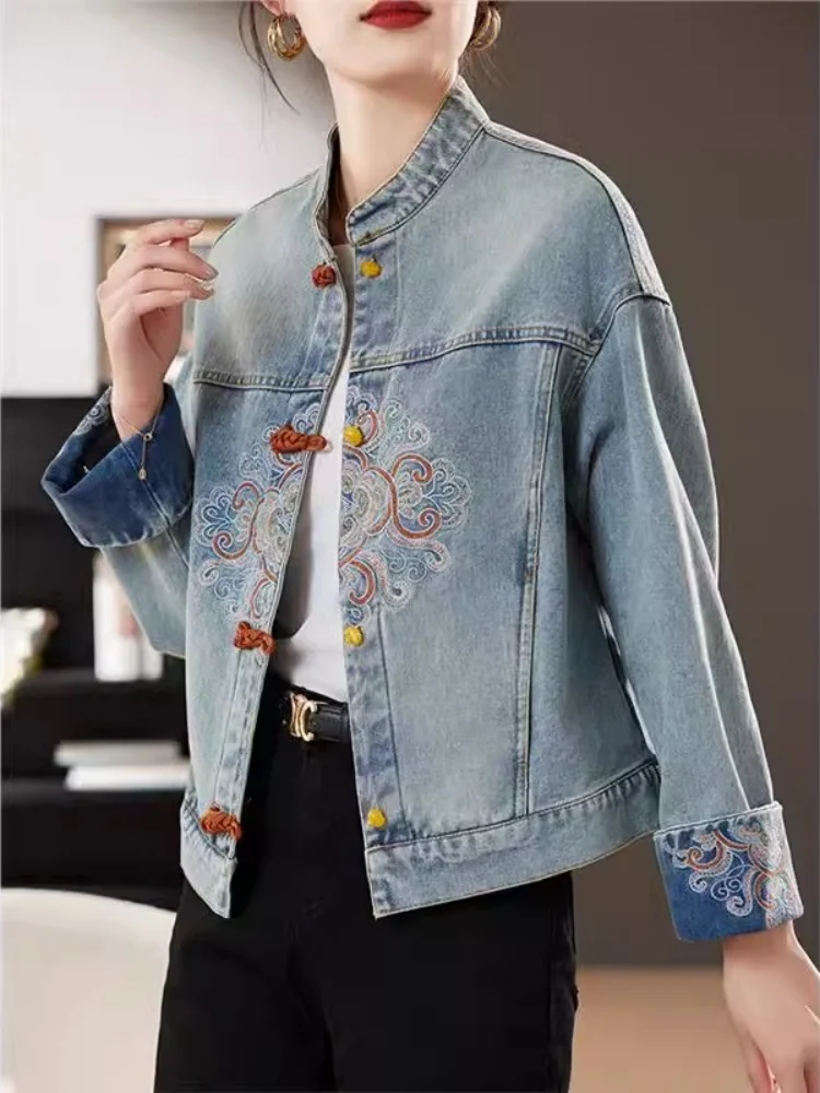 Nouveau chinois Sle brodé boutonné Denim Jaet femmes petite taille printemps 2025 Design sens couche de finition Jaet