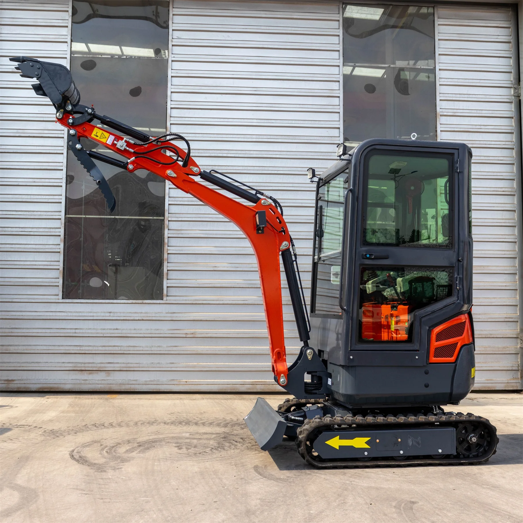 Cheap Price Small 2 Ton Excavator True Hydraulic EPA Mini Digger With Swing Boom Chinese Mini Excavator Customized For Sale