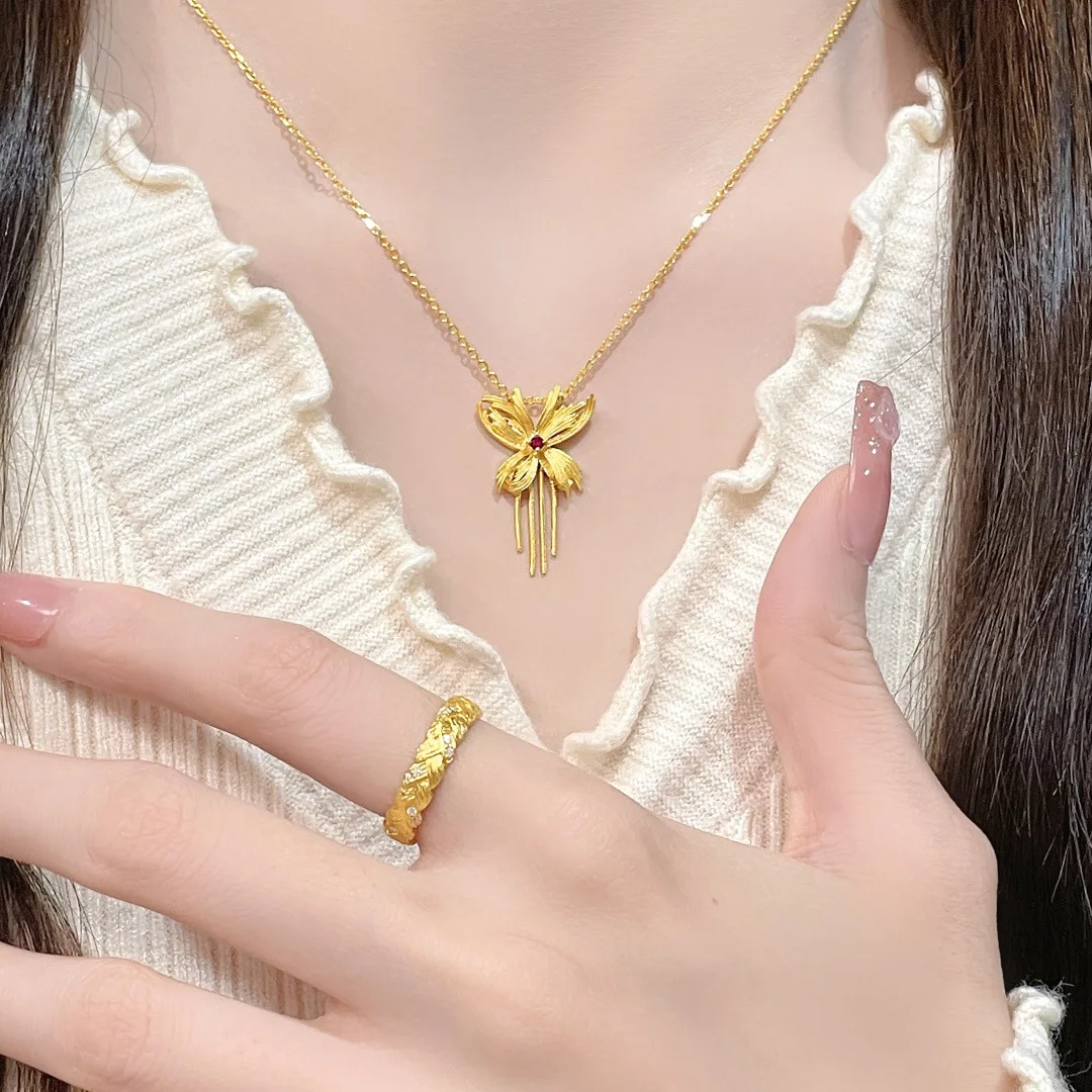 New Chinese Style Gold Butterfly Tassel Necklace With Red Center Accent Delicate Elegant Unique Design Clavicle Chain For Women