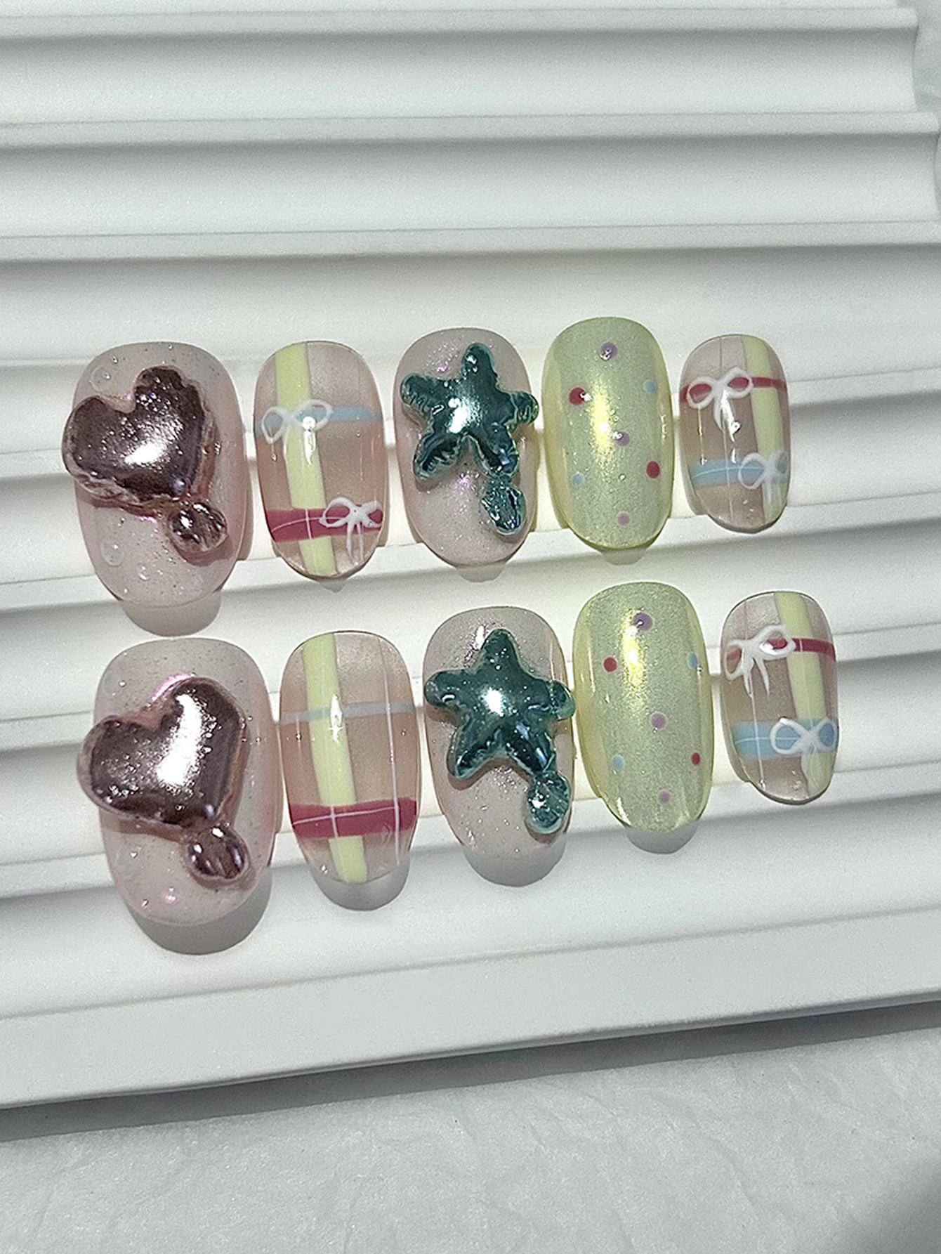 10 قطع الصيف حيوية الدوبامين اليدوية الصحافة على الأظافر بالون القلب ستار الحلو ولطيف الأظافر كاذبة القابلة للإزالة وقابلة لإعادة الاستخدام