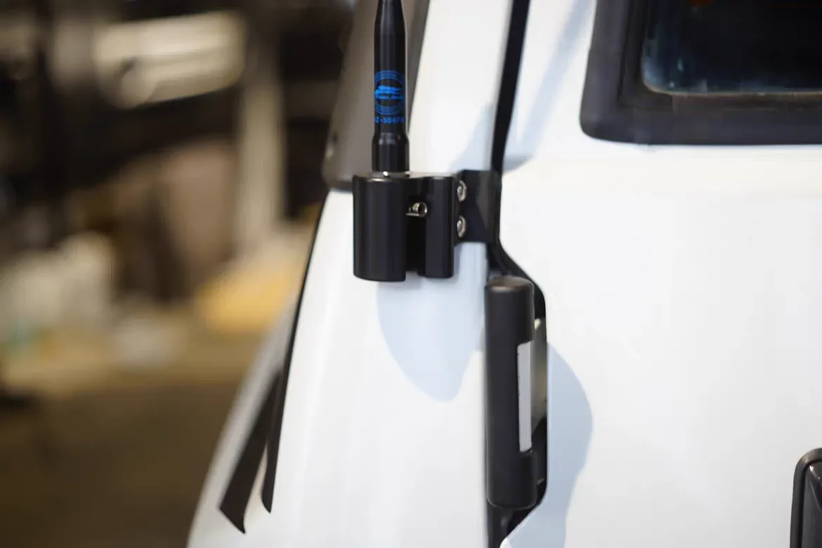 5G Car Antenna for Improved Communication