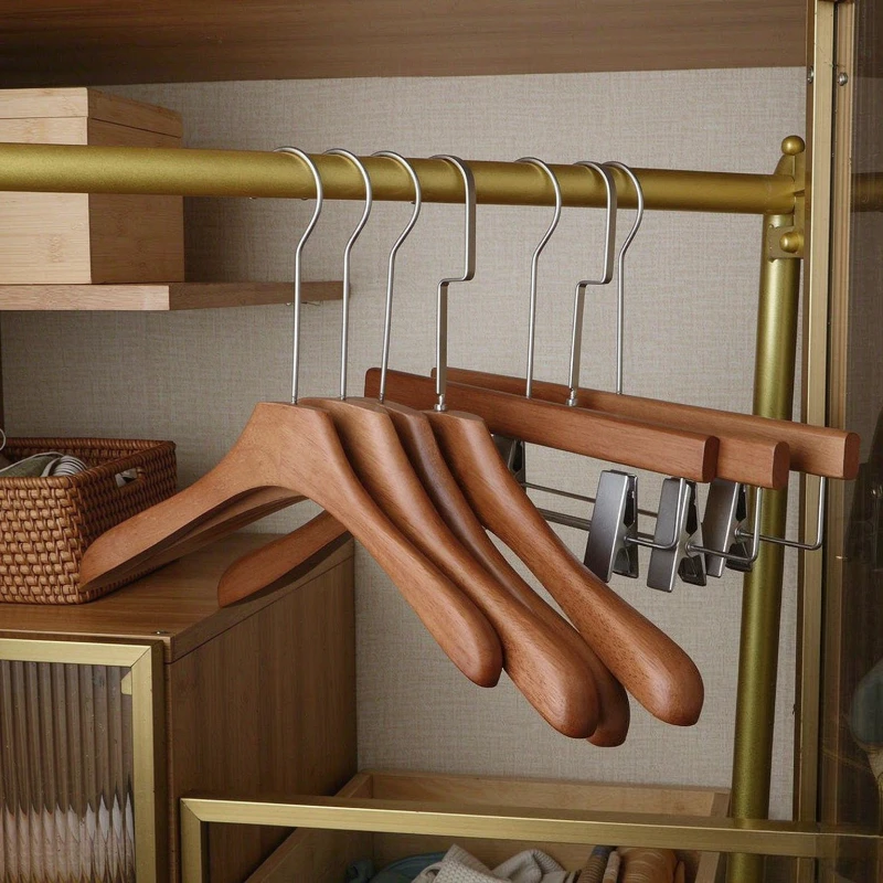 appendiabiti-in-legno-massello-color-noce-ispessito-antiscivolo-e-senza-segni-per-boutique-hotel-e-armadi-domestici
