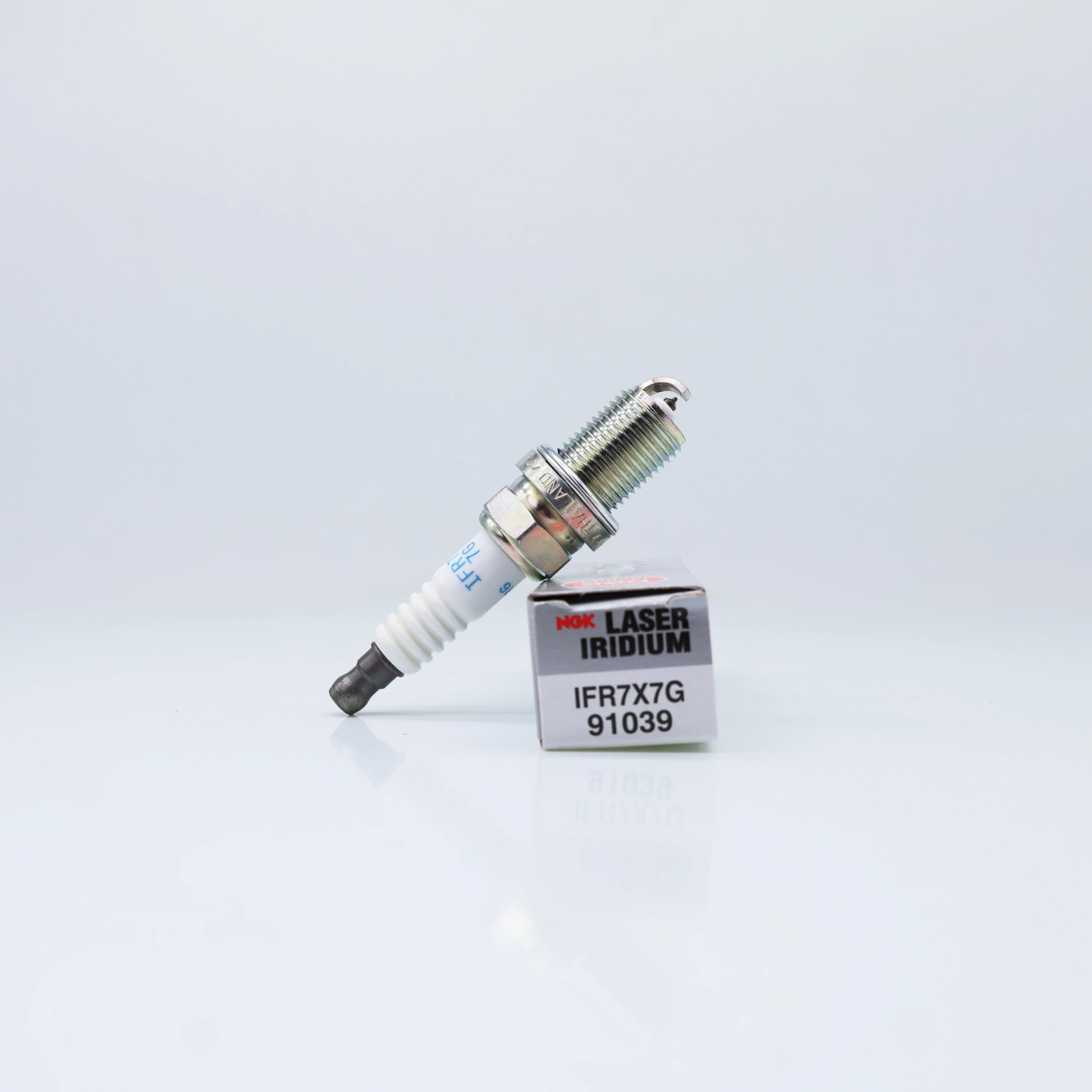 NGK Laser Iridium Spark Plug IFR7X7G 91039 Original Genuine Product for Buick,Chevrolet OEM:1214066,55576026