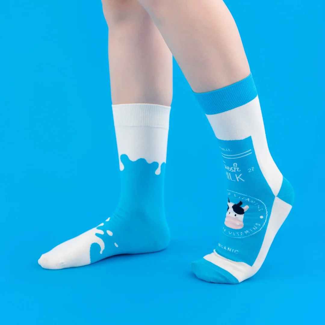 1 Pair of Creative and Unique Milk Carton-Print Mid-Calf Socks, Fresh and Versatile for Unisex, Suitable for All Seasons
