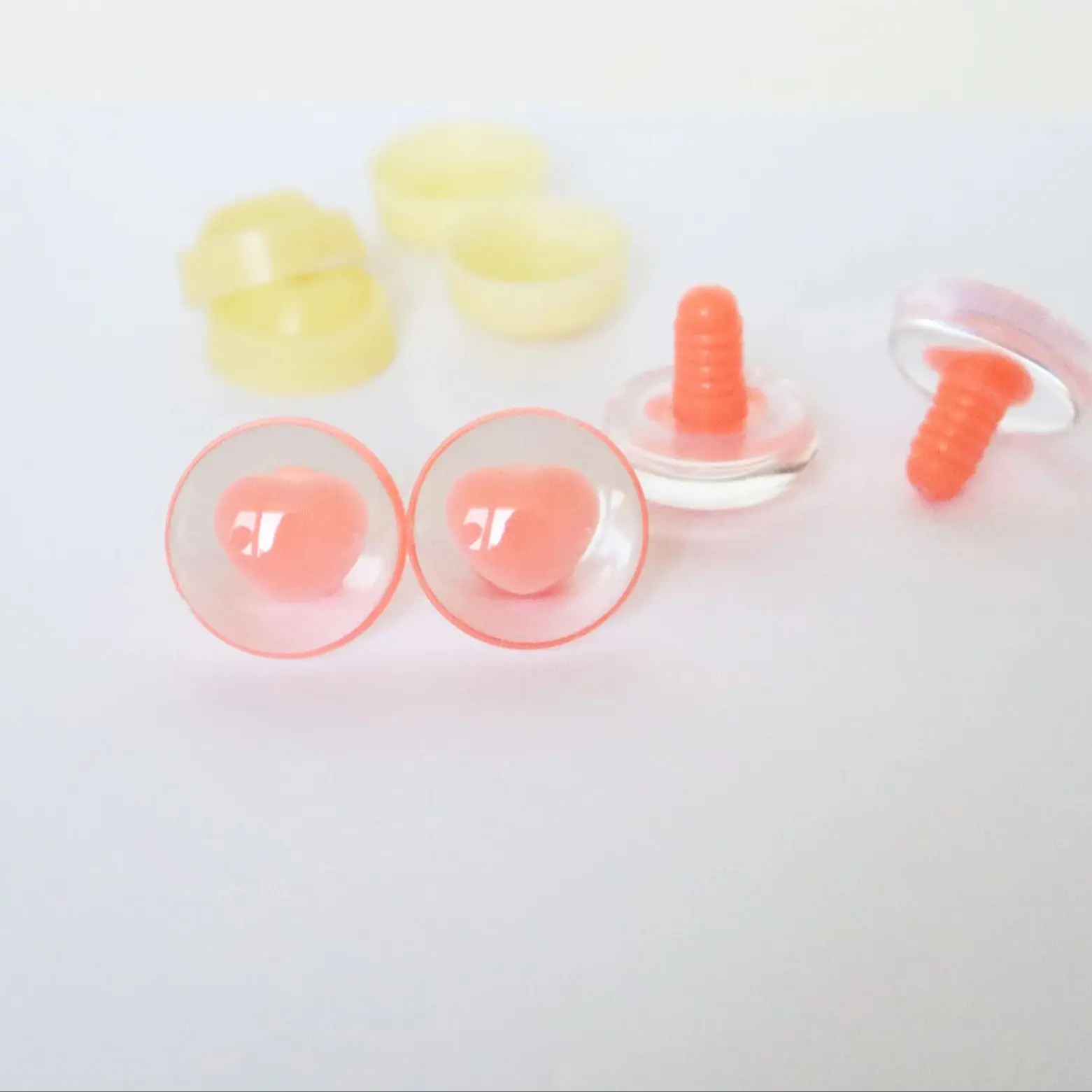 Masckaszem Neu 25mm Herzförmige Klare Schwarze Pupillen 3D Komische Runde Glitzer-Spielzeugaugen mit Hartem Unterlegscheiben für Plüschliebhaber-Puppenzubehör – Detail 13