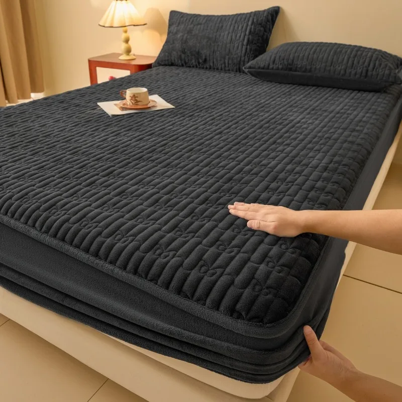 Winter new milk fleece fitted sheet three-piece set solid color padded thickened mattress protective cover to keep warm