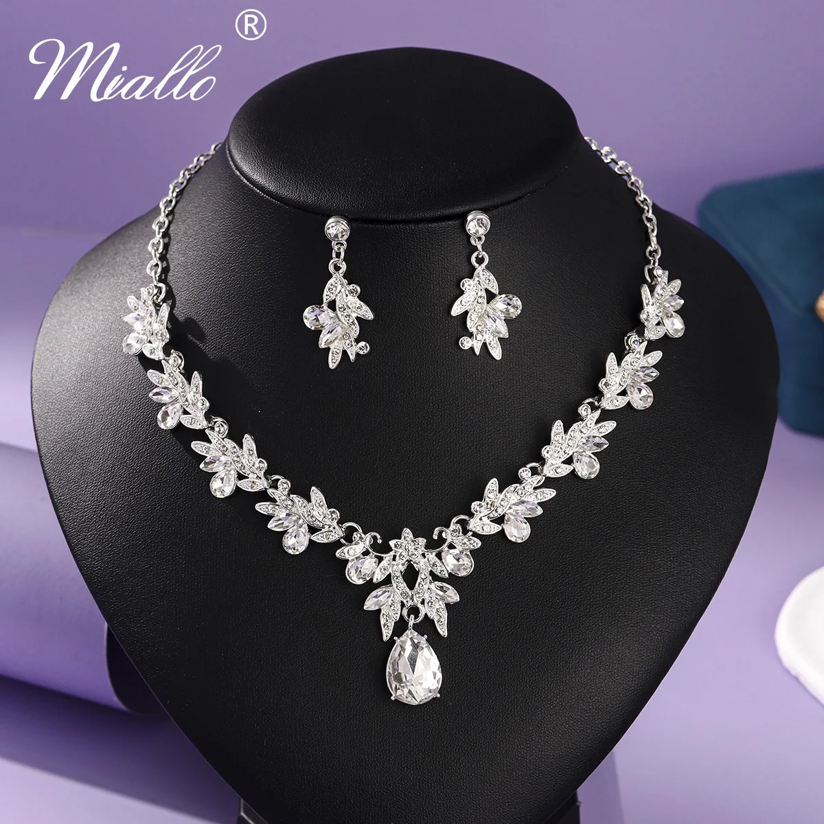 Baroque Crystal Pendant Necklace and Earrings Set Fashion Alloy Rhinestones Jewelry Accessories For Women Wedding Nacklace
