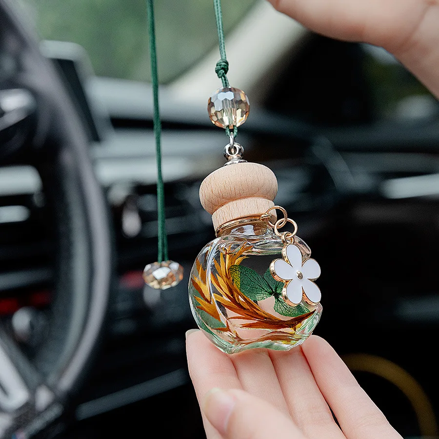 Car mounted aromatherapy pendant essential oil liquid fragrance air deodorizer freshener fragrance pendant