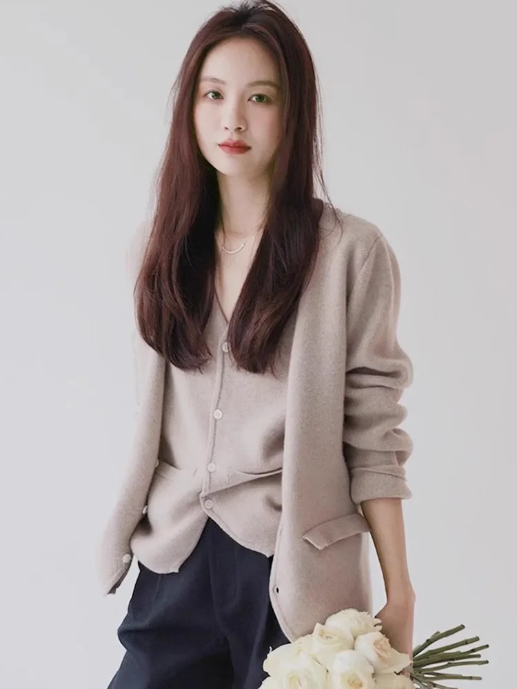 

Модный осенне-зимний комплект из двух предметов: вязаный кардиган с длинными рукавами и жилет без рукавов, универсальный, для повседневной носки, в европейском стиле.