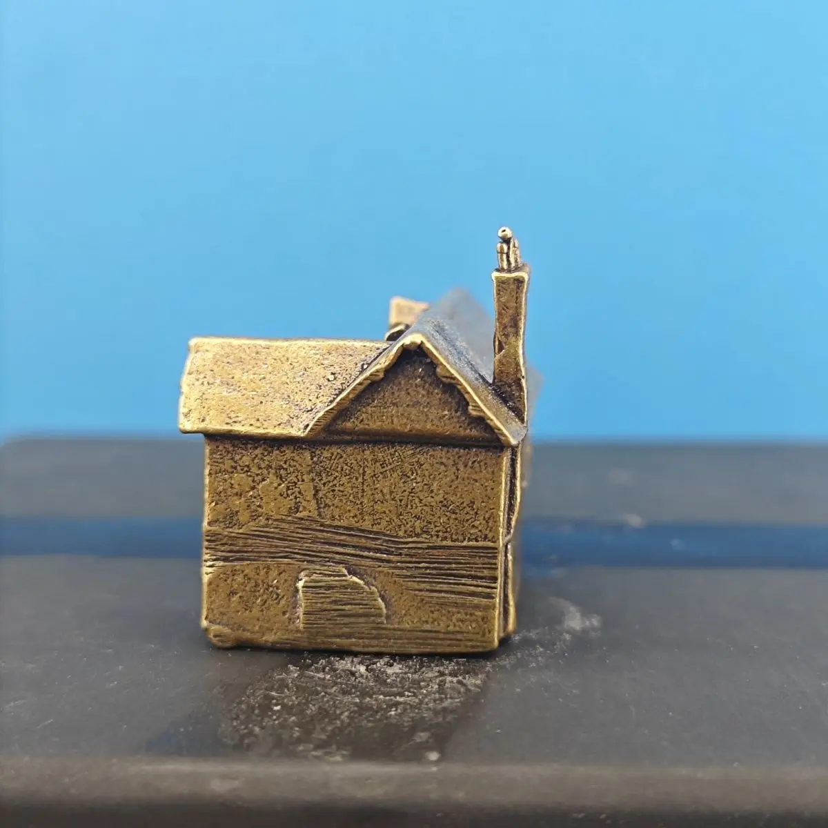 Brass ancient building house thatched cottage model home artificial mountain bonsai micro landscape succulent arrangement