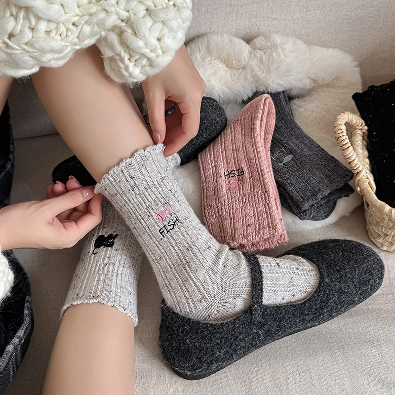 

Trends Women Socks Korean Style Fashion New Long Wool Thick Socks High Quality Casual Novelties Cartoon Embroidery Socks Simple