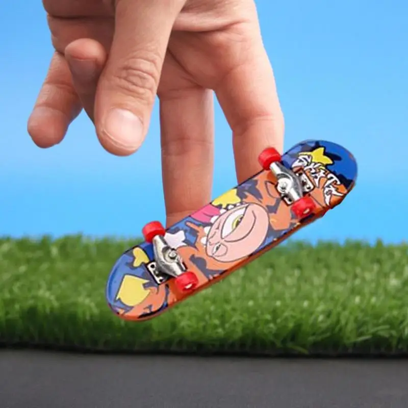 12pcs Mini Finger Skateboards per bambini Finger Skating Board Deck Table Sport Game Skateboard Mini Finger Toys Set regali di compleanno