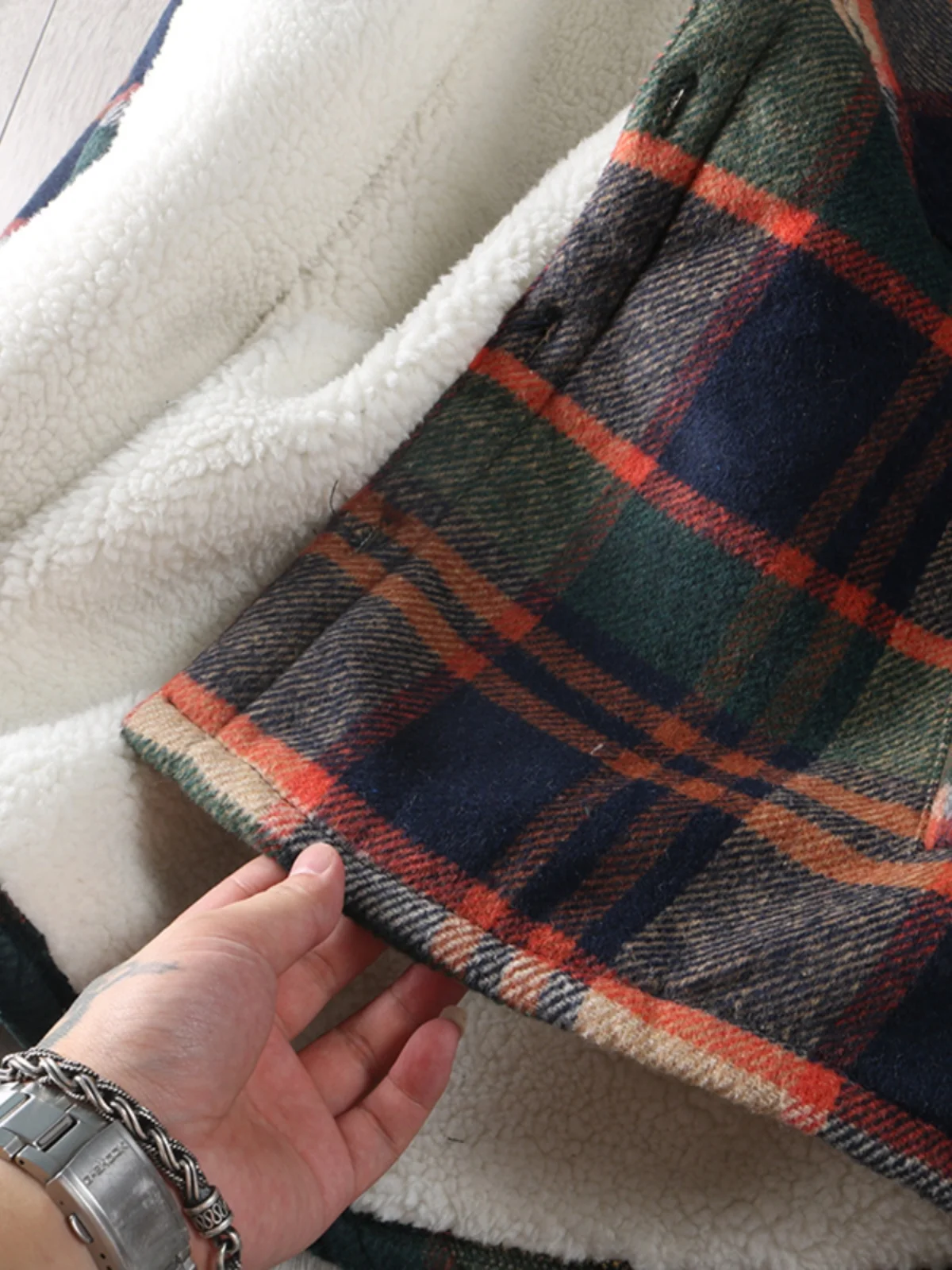 معطف رجالي سميك من الفرو الصناعي، جاكيت مبطن بالقطن بياقة عالية وتصميم مربعات للخريف والشتاء، أنيق ومناسب للسفر