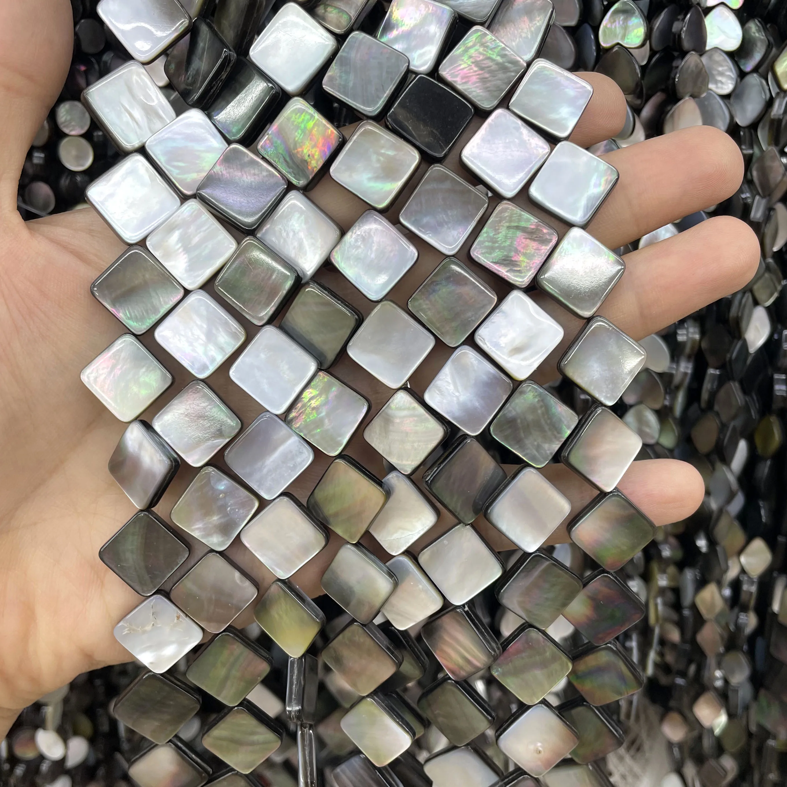 Natürliche schwarze Perlmutt-Muschelperlen in quadratischer und herzförmiger Form, lose Abstandsperlen für die Schmuckherstellung, DIY-Armband-Zubehör. – Detail 5