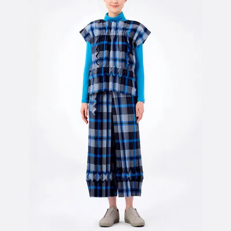 

Blue Black Plaid Pleated Asymmetric Ruffle Trim Crop Pants Retro Modern Chic Stylish Trendy Daily Casual Layering Essential 2026