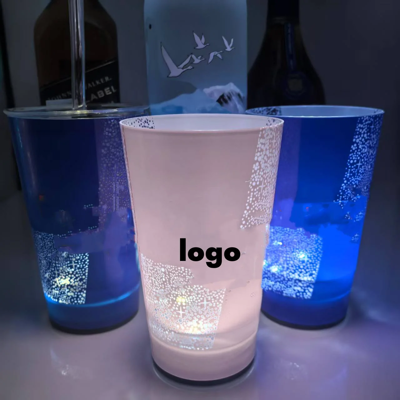 2025 New LED light-emitting cup with straw lid large-capacity ice cup souvenir cup wholesale customization