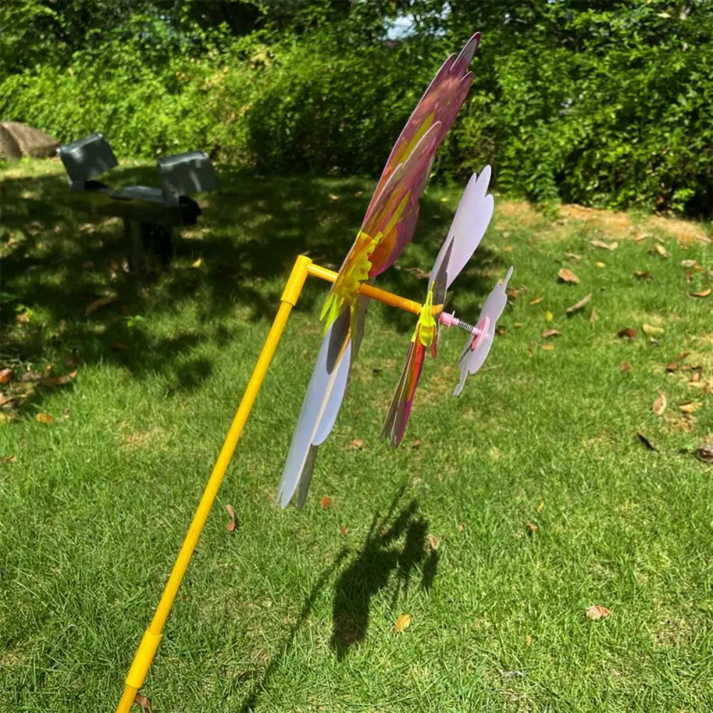 Wielostylowy Pszczoła Kreskówkowa Wiatraczek z Płatkami Kwiatów PVC Dwupoziomowy Stojący na Trawie Kwiatowy Duży Obrotowy Stojak Średnica 38cm