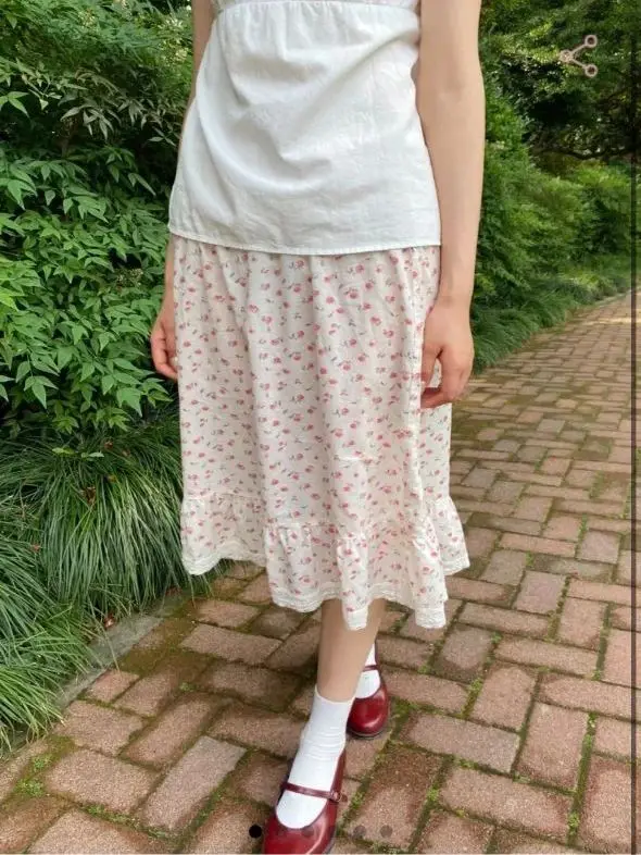 ชุดเซ็ตเสื้อแขนพองแต่งระบายลายดอกไม้สีชมพู กระโปรงทรงเอไลน์ปานกลางแต่งลูกไม้ ผ้าฝ้ายหวานหรูหรา ชุดเซ็ต 2 ชิ้น