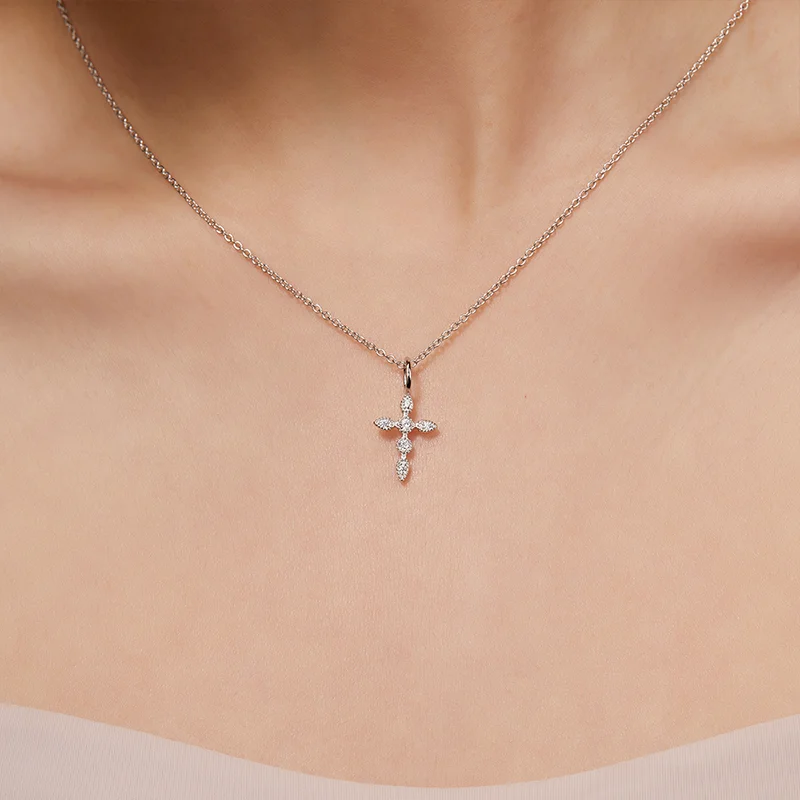

S925 Серебряный кулон с крестом из муассанита Сертификат GRA Гальваника 18k Изысканное модное легкое роскошное дизайнерское женское ожерелье
