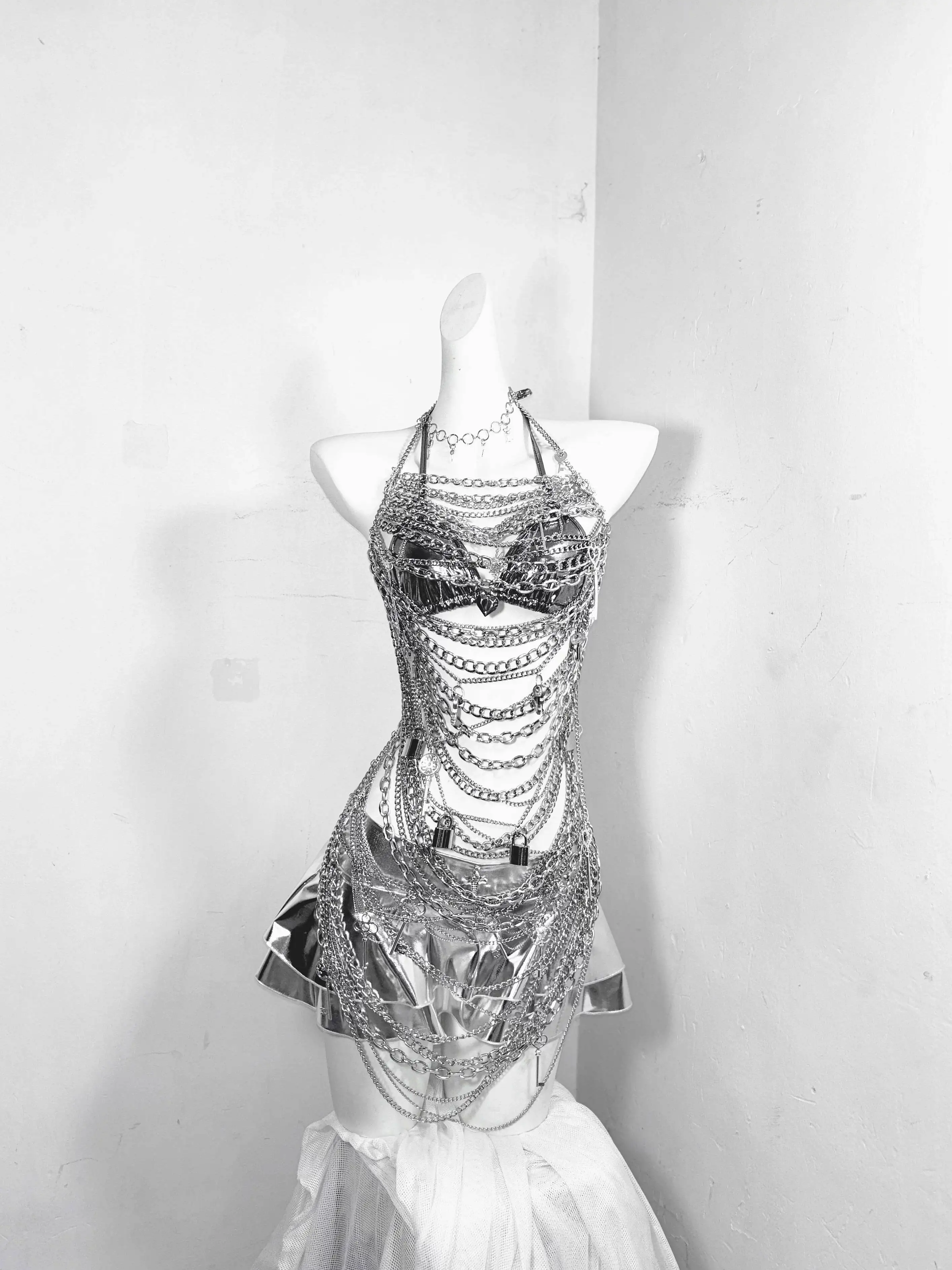 

Новая субкультура, технологии будущего, железная цепочка с замком, брелок для ключей, серебристый, Hottie Fiesta, карнавал, Хэллоуин, Cosplay