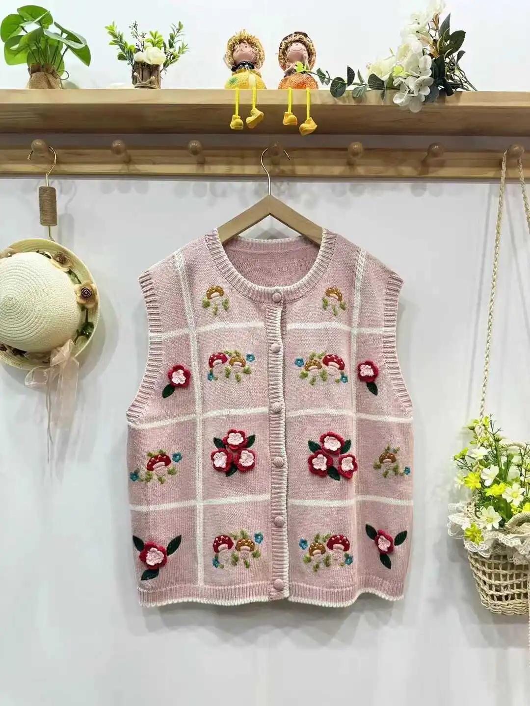 Autumn New Sweet Mori Style Embroidered Sweater Vest Women Flowers Single Breasted Sleeveless Tops D122