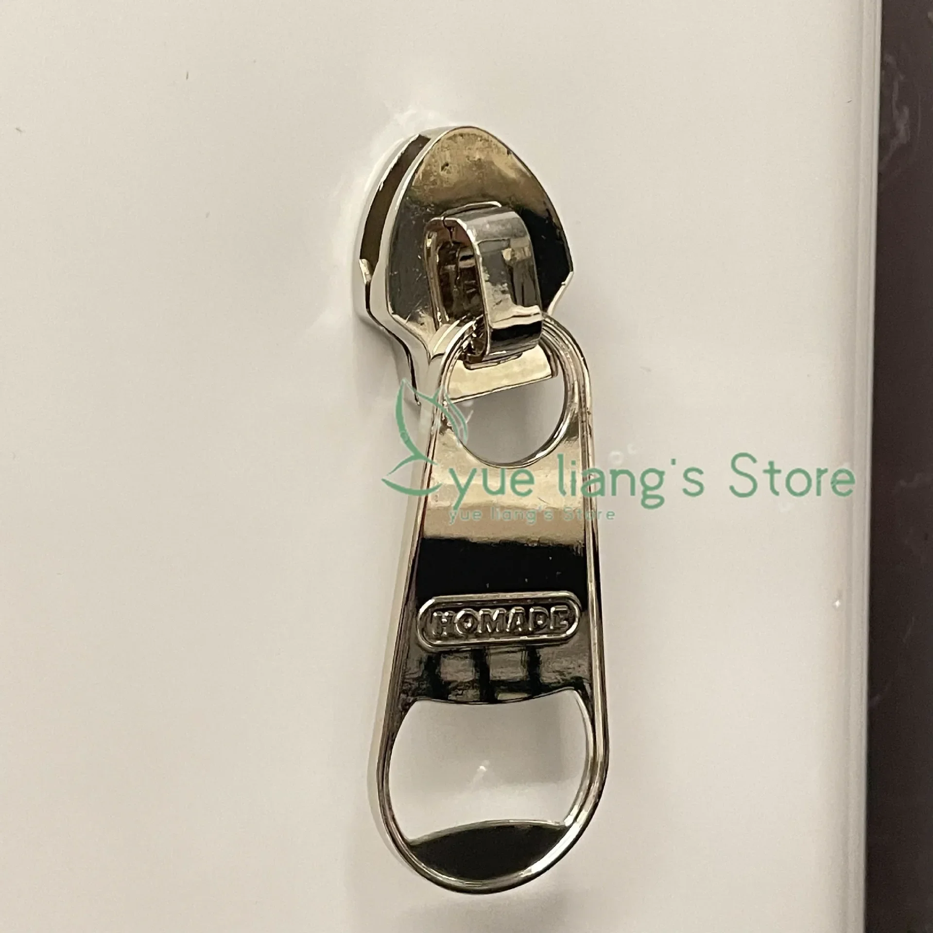 

Refrigerator Sticker Beer Bottle Opener, Innovative Large Zipper, Creative and Personalized Zinc Alloy Metal Magnetic Sticker
