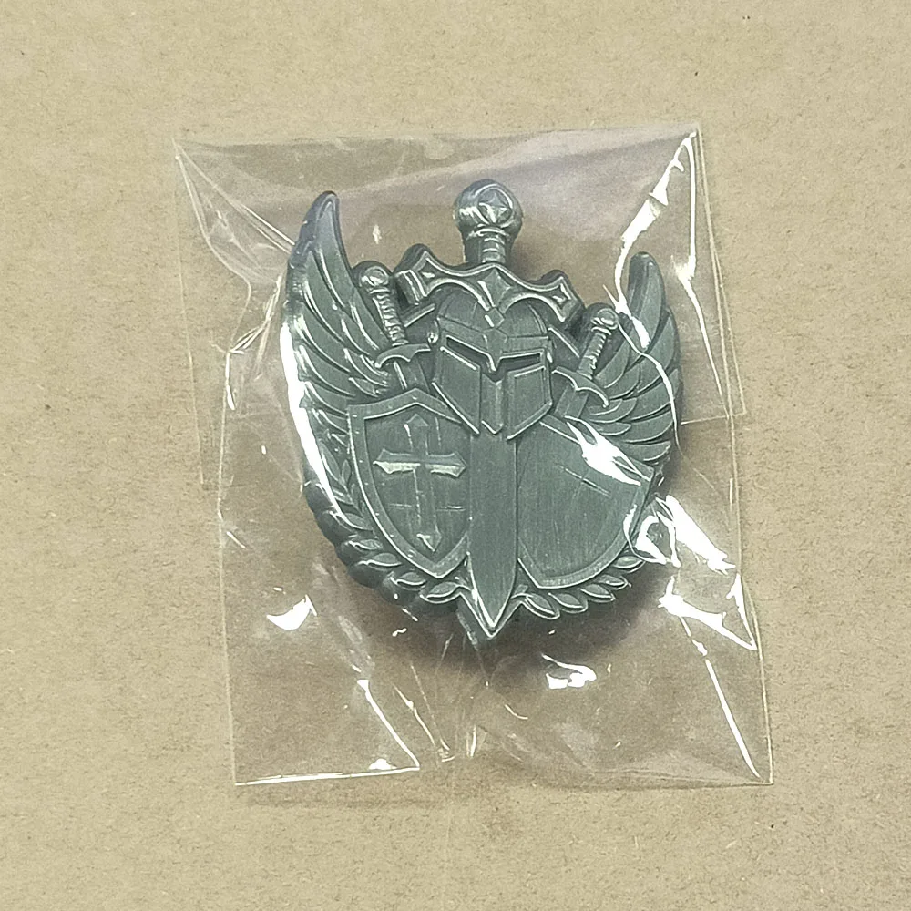 Mittelalterlicher Kreuzritter-Emblem-Pin, Templerhelm-Schwert-Brosche, geflügelter Schild-Kreuz-Abzeichen, Anstecknadeln, Fantasy-Gaming-Schmuck für Fans – Detail 9