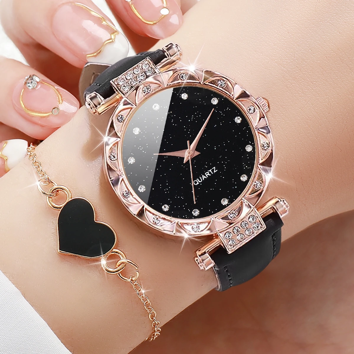 4PCS/Set Fashion Rhinestone Women\'s Quartz Watch Leather Band Analog Watches Heart Bracelets Set（Without Box）