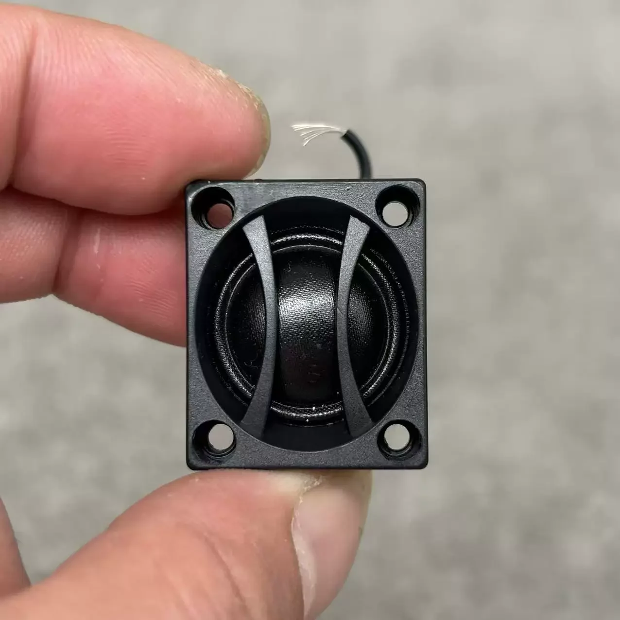 2PCS GHXAMP High-Fidelity Mini Tweeter Speaker 8 Ohm 10W – Ideal for DIY Speaker Treble Enhancement