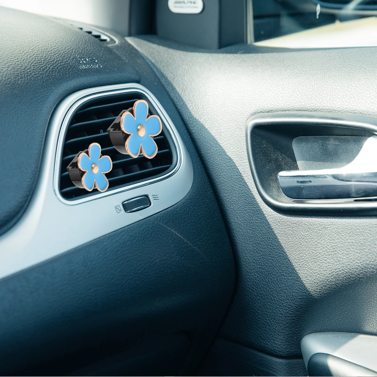 

4Pcs Daisy Flower Car Diffuser Clips Alloy Vent Freshener Floral Scent Car Air Vent Decoration Accessory Daisy Scent Clip