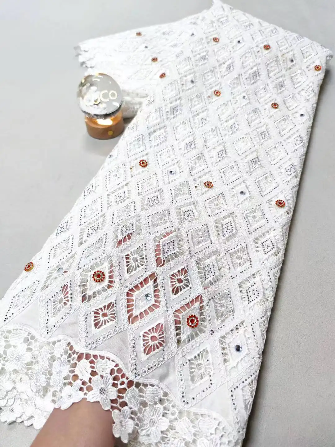 

Нигерийское тюлевое кружево 2025 года, 5 ярдов, вышивка французским гипюром и блестками из бисера для свадебного платья и праздничного платья, африканская свадебная ткань