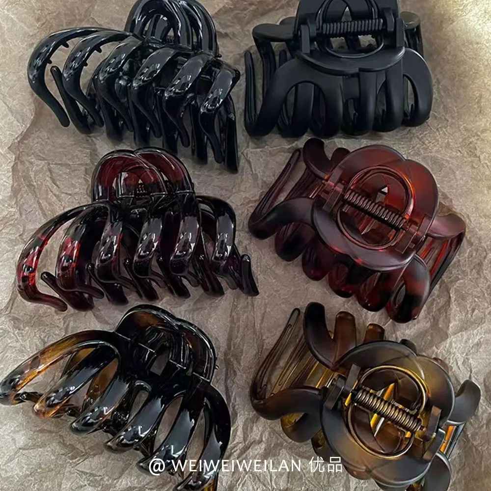 

Korean Shark Clip Oversized Amber Pumpkin Design Matte Texture Non-Slip Grip