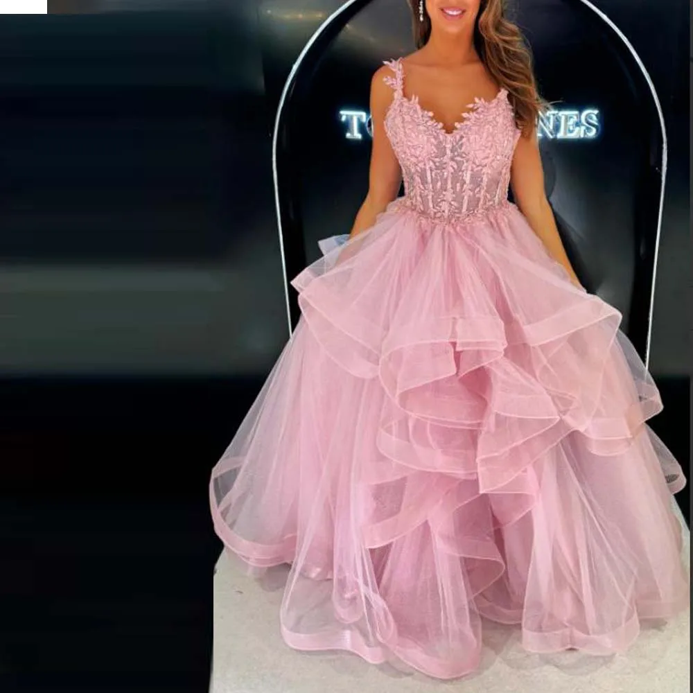 Customized Ruffles Spaghetti Strap Prom Dresses with Lace Appliques Corset Birthday Party Gown Multi-layer Quinceanera Dress