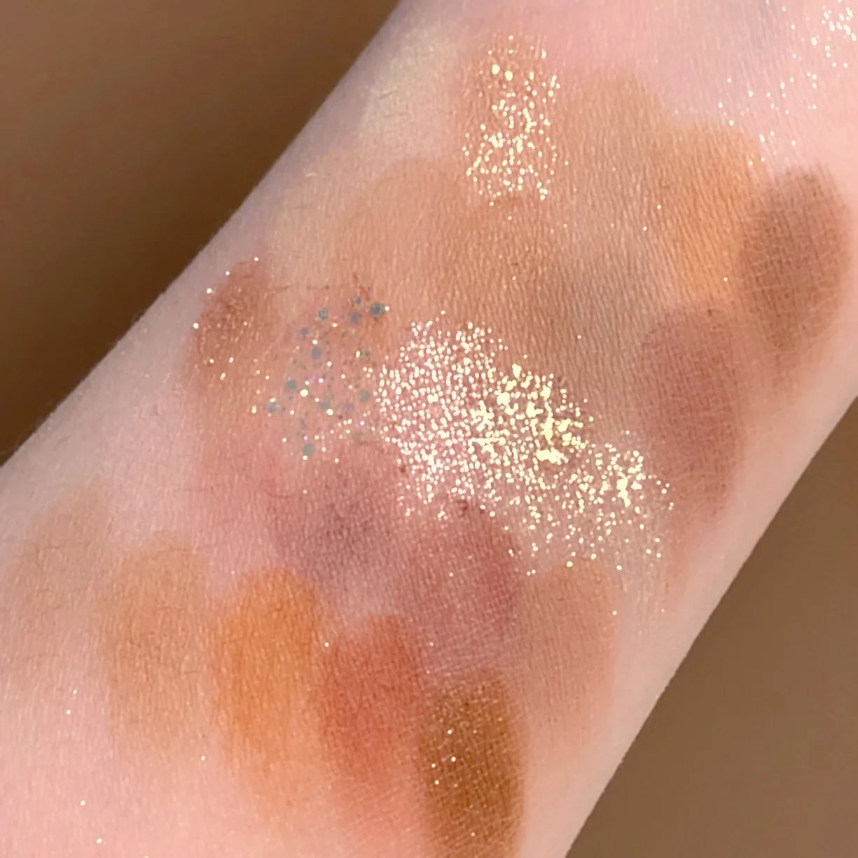 Palette di ombretti da 25 colori Perlato opaco Terra portatile a lunga durata Evidenzia fard Ombretto Trucco Grande prezzo conveniente