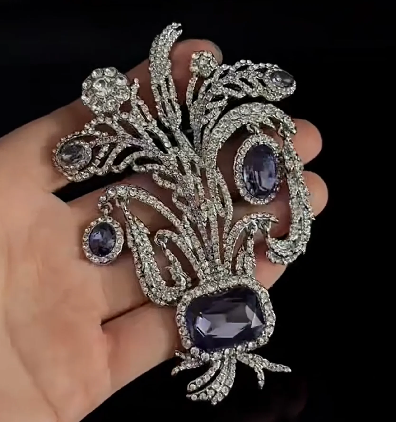 Delicate Full Zircon Inlaid Branches and Leaves Brooch Court Atmosphere Corsage Pin for Women